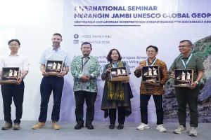 Assistant Professor Dr. Nattinee Thongdee, Deputy Director of the Korat Global Geopark, participated in an international seminar and capacity-building program in Indonesia.