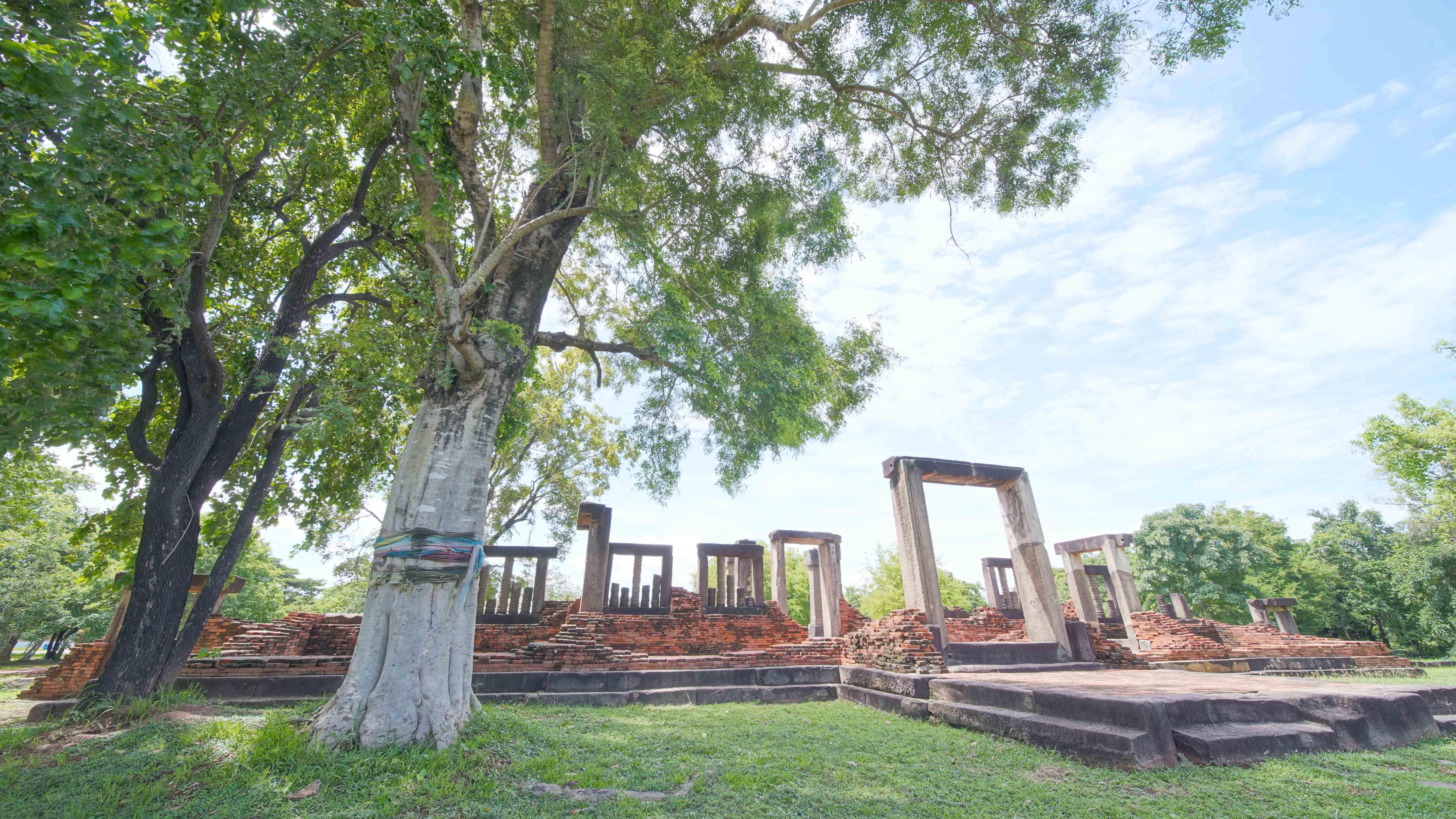 Mueang Khaek Stone Sanctuary1