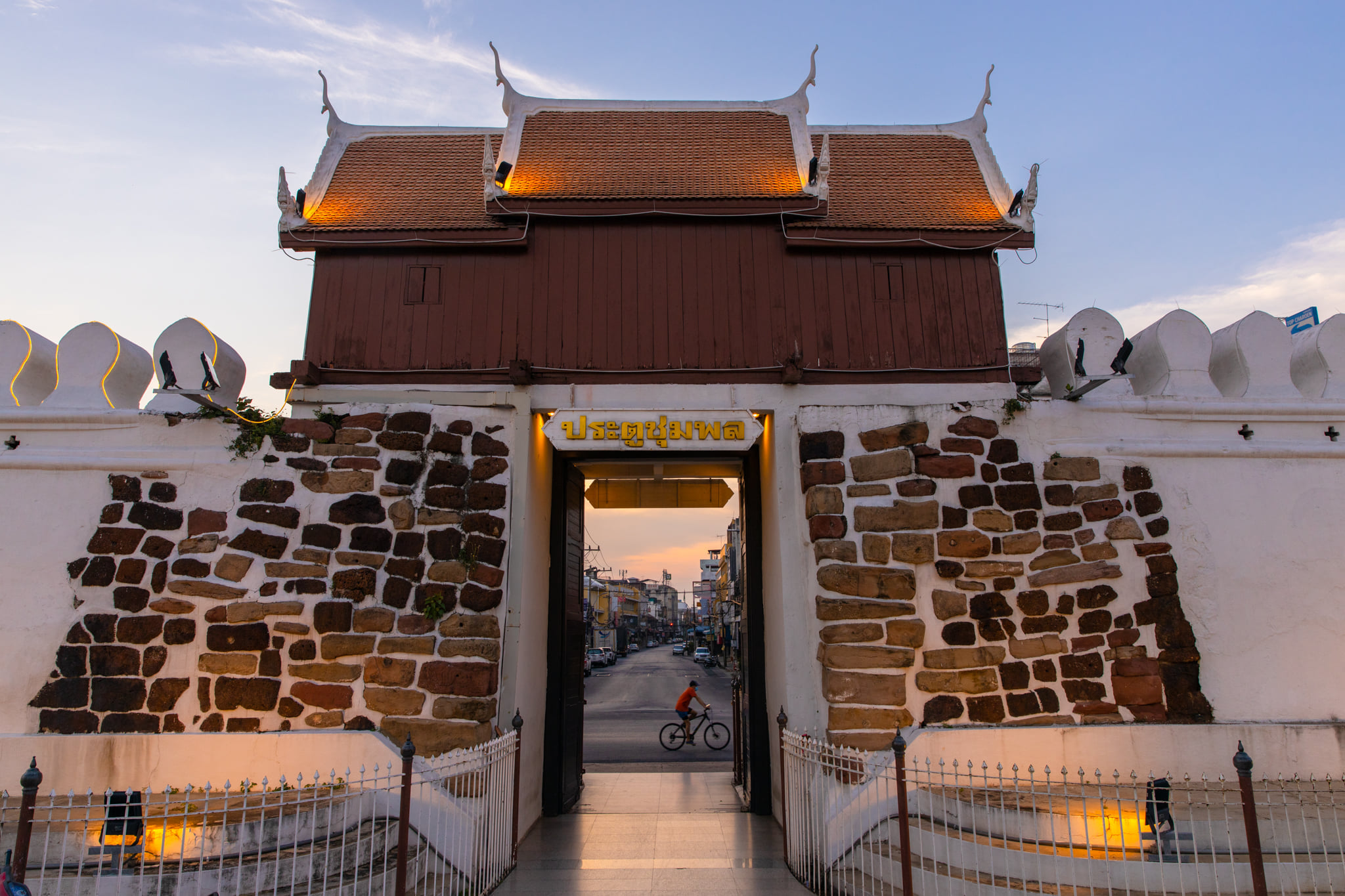 Chumphol Gate